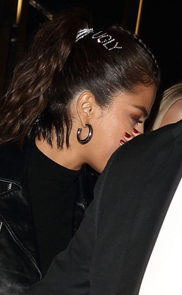 Selena Gomez, UGLY in hair Selena Gomez, UGLY in hair